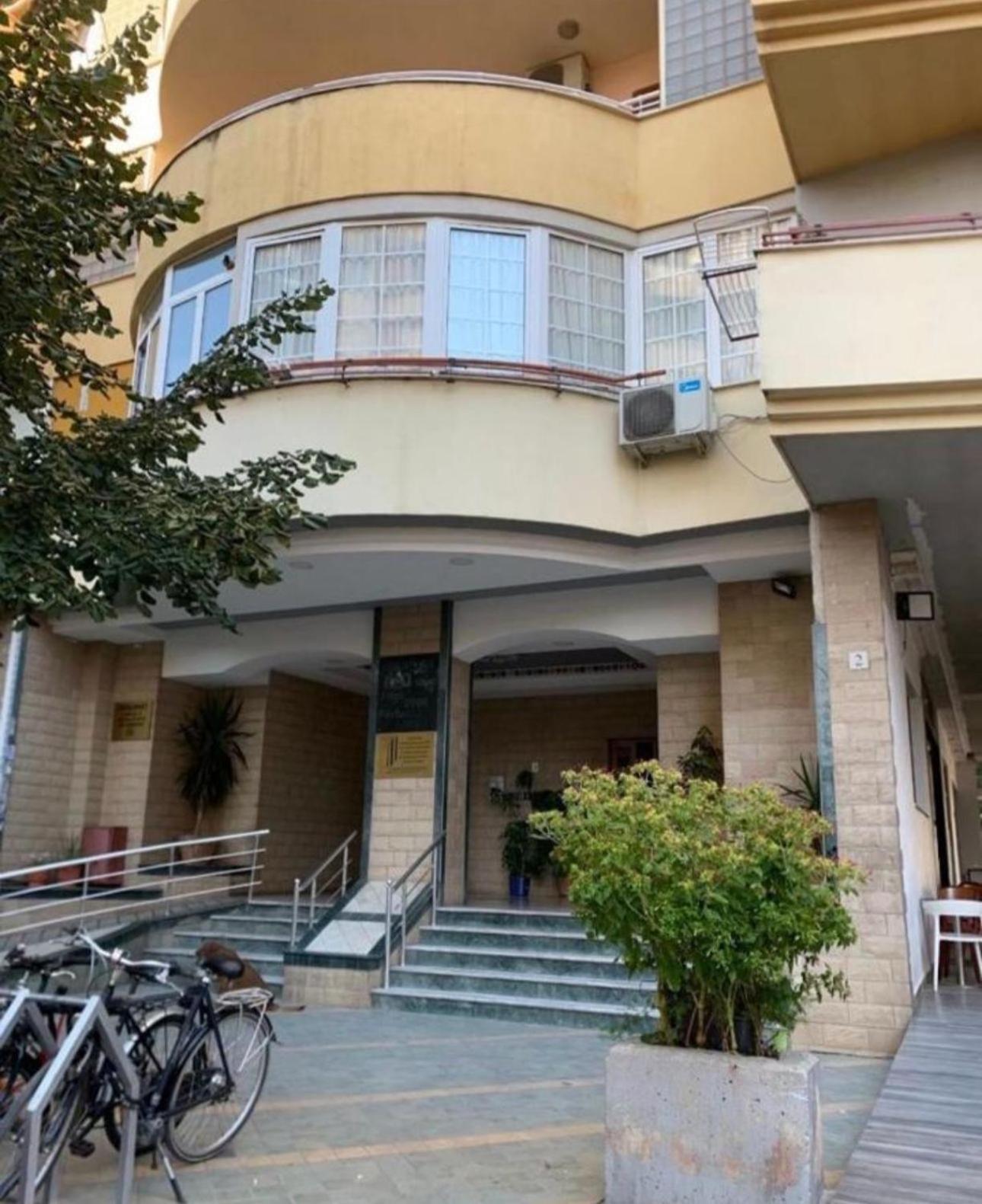 Appartamento Urban Charm With Balcony Tirana